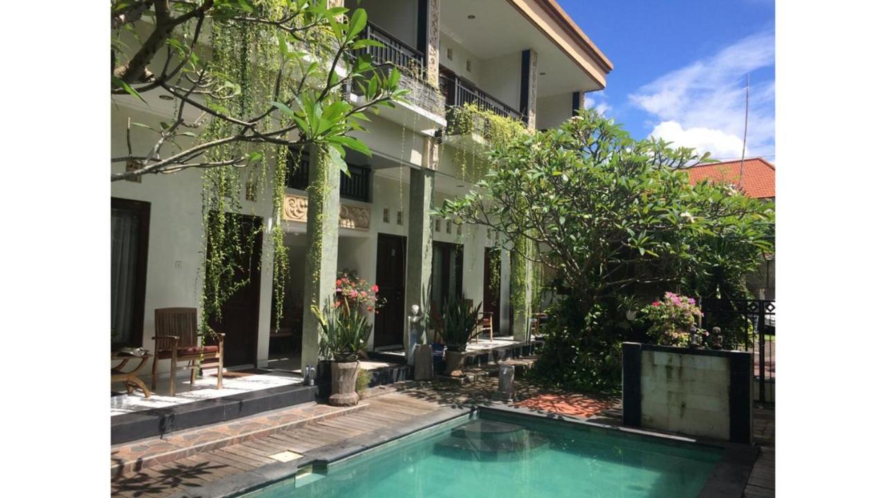 Apartamento Pujihouse One Legian Exterior foto